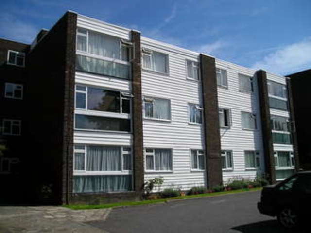  Image of 1 bedroom Flat to rent in Court Downs Road Beckenham BR3 at 6 Court Downs Road Beckenham Kent, BR3 6TG