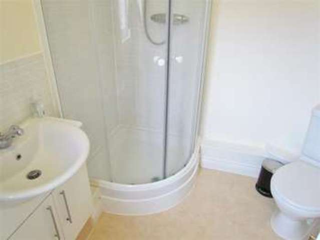  Image of 2 bedroom Flat to rent in Thames View Abingdon OX14 at Abingdon, OX14 3ZB