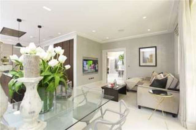  Image of 5 bedroom Detached house for sale in Wood Lane Stanmore HA7 at Wood Lane Stanmore Stanmore, HA7 4LJ