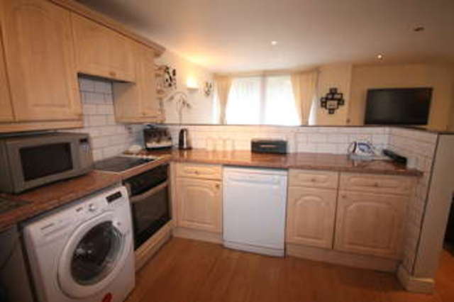  Image of 2 bedroom Flat to rent in Apex Close Beckenham BR3 at The Avenue Beckenham Kent, BR3 5TU