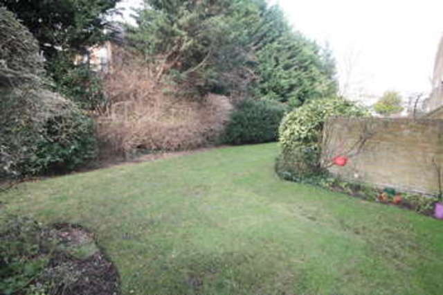  Image of 2 bedroom Flat to rent in Apex Close Beckenham BR3 at The Avenue Beckenham Kent, BR3 5TU