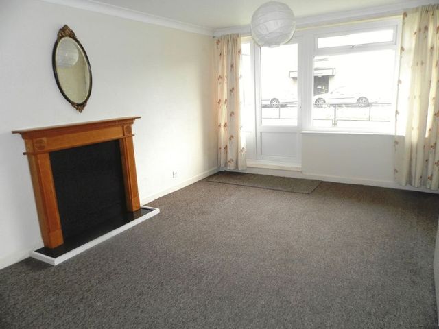  Image of 2 bedroom Flat for sale in Durrington Gardens The Causeway Goring-by-Sea Worthing BN12 at The Causeway Goring-by-Sea Worthing, BN12 6BX