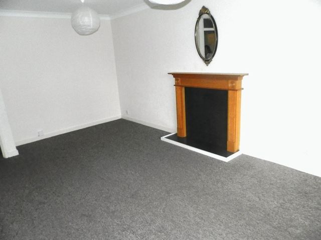  Image of 2 bedroom Flat for sale in Durrington Gardens The Causeway Goring-by-Sea Worthing BN12 at The Causeway Goring-by-Sea Worthing, BN12 6BX