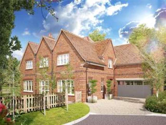  Image of 5 bedroom Detached house for sale in Wood Lane Stanmore HA7 at Wood Lane Stanmore Stanmore, HA7 4LJ