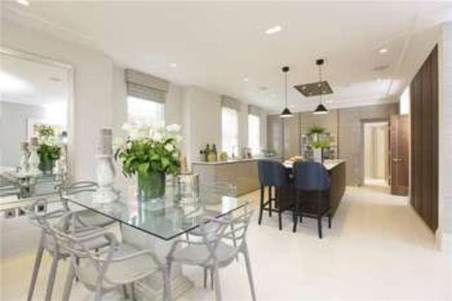  Image of 5 bedroom Detached house for sale in Wood Lane Stanmore HA7 at Wood Lane Stanmore Stanmore, HA7 4LJ