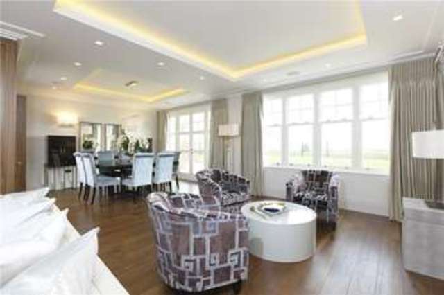  Image of 5 bedroom Detached house for sale in Wood Lane Stanmore HA7 at Wood Lane Stanmore Stanmore, HA7 4LJ