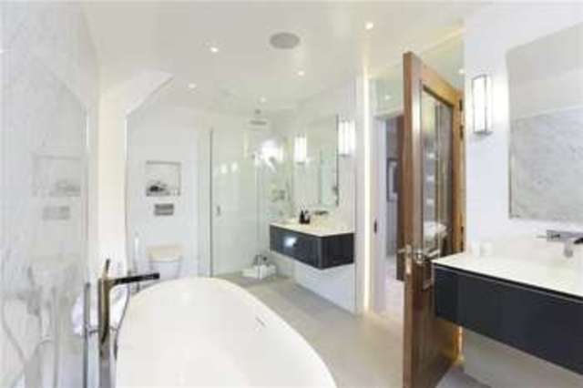  Image of 5 bedroom Detached house for sale in Wood Lane Stanmore HA7 at Wood Lane Stanmore Stanmore, HA7 4LJ