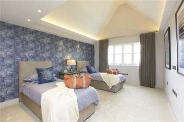  Image of 5 bedroom Detached house for sale in Wood Lane Stanmore HA7 at Wood Lane Stanmore Stanmore, HA7 4LJ