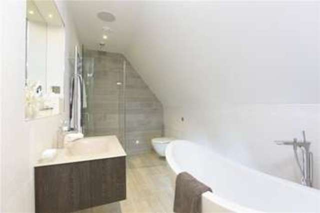  Image of 5 bedroom Detached house for sale in Wood Lane Stanmore HA7 at Wood Lane Stanmore Stanmore, HA7 4LJ