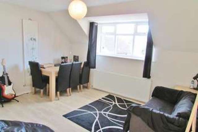  Image of 1 bedroom Flat for sale in Ormond Road Wantage OX12 at Wantage, OX12 8DZ