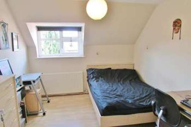  Image of 1 bedroom Flat for sale in Ormond Road Wantage OX12 at Wantage, OX12 8DZ