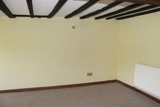  Image of 4 bedroom Cottage to rent in The Pavement North Curry Taunton TA3 at The Pavement North Curry Taunton, TA3 6LX