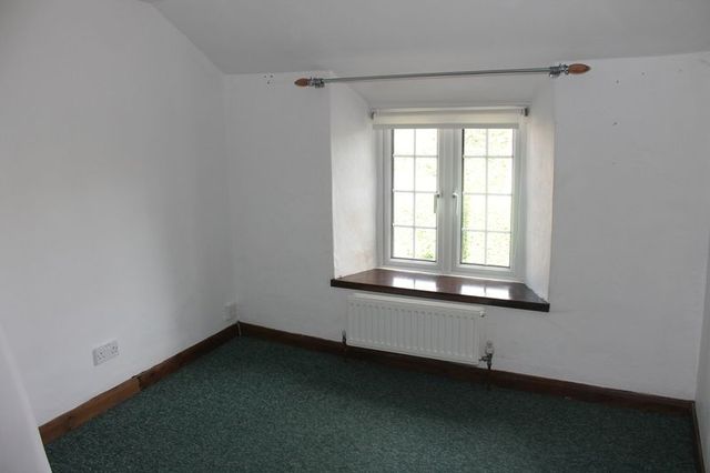  Image of 4 bedroom Cottage to rent in The Pavement North Curry Taunton TA3 at The Pavement North Curry Taunton, TA3 6LX