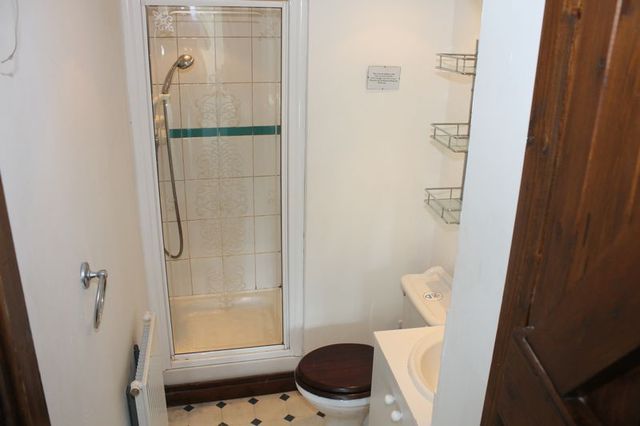  Image of 4 bedroom Cottage to rent in The Pavement North Curry Taunton TA3 at The Pavement North Curry Taunton, TA3 6LX