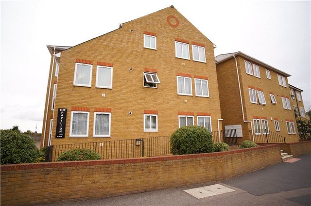  Image of 2 bedroom Flat for sale in Wrotham Road Gravesend DA11 at Wrotham Road Gravesend Perry Street, DA11 0QG