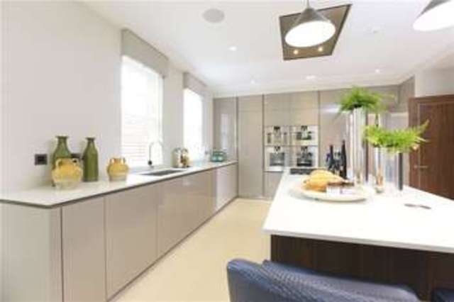 Image of 5 bedroom Detached house for sale in Wood Lane Stanmore HA7 at Wood Lane Stanmore Stanmore, HA7 4LJ