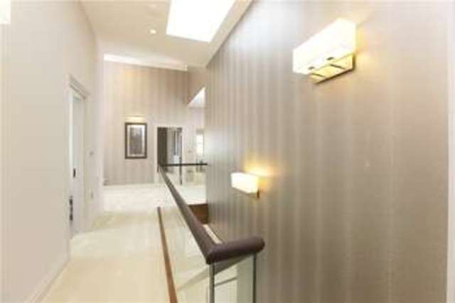  Image of 5 bedroom Detached house for sale in Wood Lane Stanmore HA7 at Wood Lane Stanmore Stanmore, HA7 4LJ