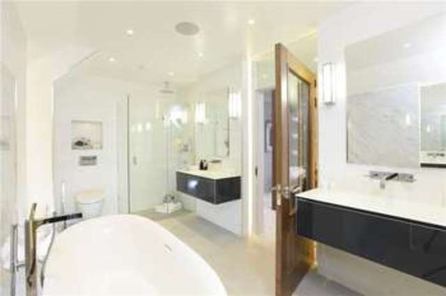  Image of 5 bedroom Detached house for sale in Wood Lane Stanmore HA7 at Wood Lane Stanmore Stanmore, HA7 4LJ