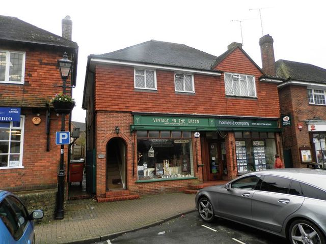  Image of 3 bedroom Flat for sale in The Square Angmering Littlehampton BN16 at The Square Angmering Village Angmering, BN16 4EF