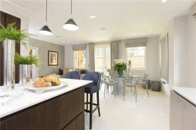  Image of 5 bedroom Detached house for sale in Wood Lane Stanmore HA7 at Wood Lane Stanmore Stanmore, HA7 4LJ