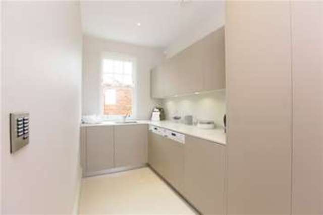  Image of 5 bedroom Detached house for sale in Wood Lane Stanmore HA7 at Wood Lane Stanmore Stanmore, HA7 4LJ