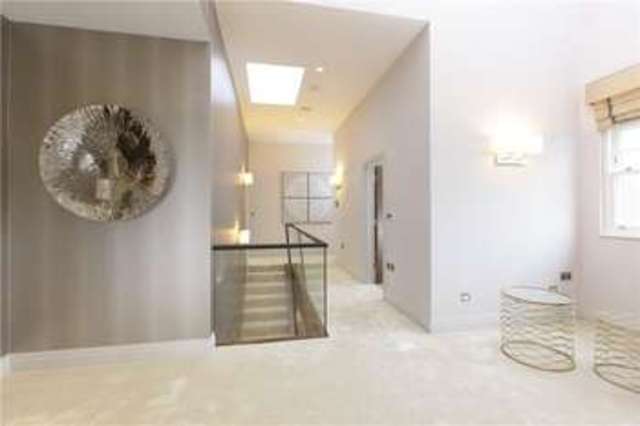  Image of 5 bedroom Detached house for sale in Wood Lane Stanmore HA7 at Wood Lane Stanmore Stanmore, HA7 4LJ