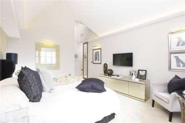  Image of 5 bedroom Detached house for sale in Wood Lane Stanmore HA7 at Wood Lane Stanmore Stanmore, HA7 4LJ