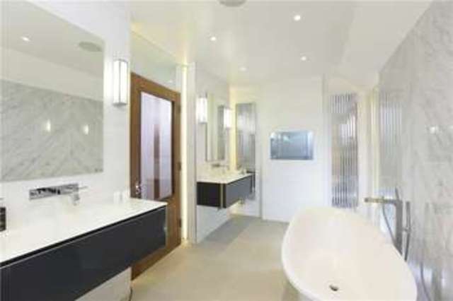  Image of 5 bedroom Detached house for sale in Wood Lane Stanmore HA7 at Wood Lane Stanmore Stanmore, HA7 4LJ