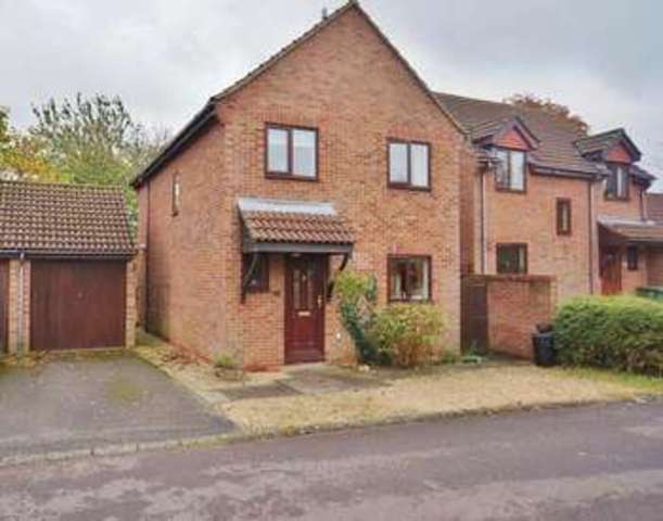  Image of 3 bedroom Detached house for sale in The Warren Abingdon OX14 at Abingdon, OX14 3XD