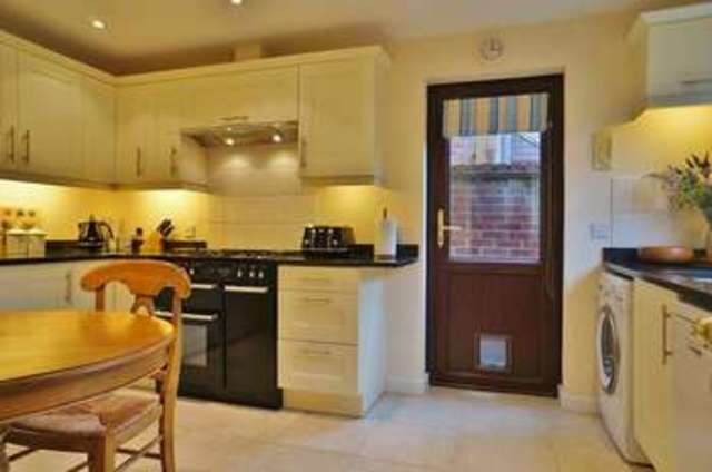  Image of 3 bedroom Detached house for sale in The Warren Abingdon OX14 at Abingdon, OX14 3XD