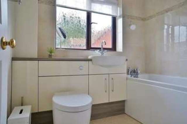  Image of 3 bedroom Detached house for sale in The Warren Abingdon OX14 at Abingdon, OX14 3XD