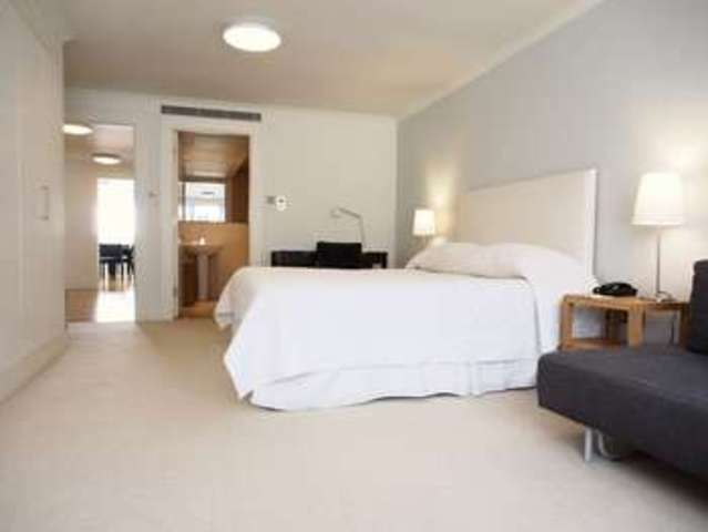 Image of 3 bedroom Flat to rent in Kensington High Street London W8 at Kensington High Street  London, W8 6EL