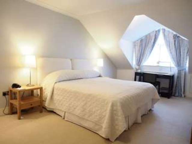  Image of 3 bedroom Flat to rent in Kensington High Street London W8 at Kensington High Street  London, W8 6EL