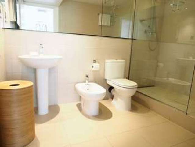  Image of 3 bedroom Flat to rent in Kensington High Street London W8 at Kensington High Street  London, W8 6EL