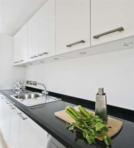  Image of 1 bedroom Flat for sale in Thurlow Park Road London SE21 at Tulse Hill, SE21 8JB