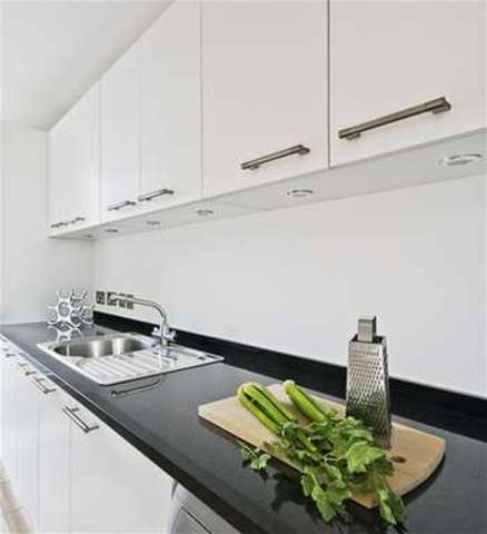  Image of 3 bedroom Flat for sale in Thurlow Park Road London SE21 at Tulse Hill, SE21 8JB