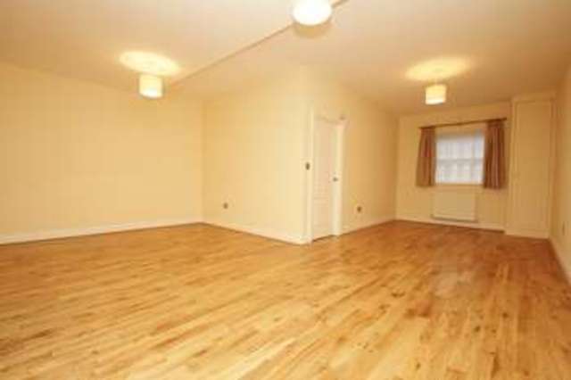  Image of 1 bedroom Flat to rent in Tolworth Rise South Tolworth Surbiton KT5 at Surbiton Surrey, KT5 9NN