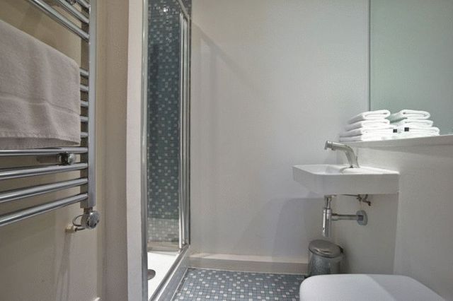  Image of Flat to rent in Tanner Street London SE1 at Tower Bridge Road Studio Apartment London, SE1 3LF