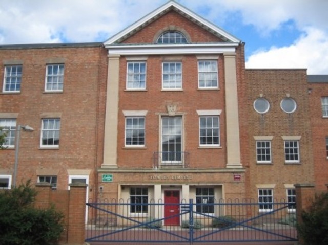  Image of 6 bedroom Terraced house to rent in Queens Road Loughborough LE11 at Loughborough Leicestershire, LE11 1GG