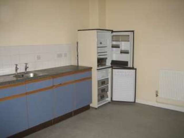  Image of 6 bedroom Terraced house to rent in Queens Road Loughborough LE11 at Loughborough Leicestershire, LE11 1GG