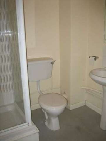  Image of 6 bedroom Terraced house to rent in Queens Road Loughborough LE11 at Loughborough Leicestershire, LE11 1GG