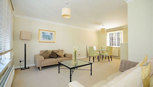  Image of 2 bedroom Flat to rent in Fulham Road London SW3 at Fulham Road  London, SW3 6SN