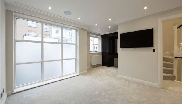  Image of 2 bedroom Flat to rent in Park Walk London SW10 at Park Walk  London, SW10 0AJ