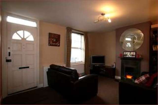  Image of 2 bedroom Cottage for sale in Union Street High Barnet Barnet EN5 at Union Street  High Barnet, EN5 4HZ