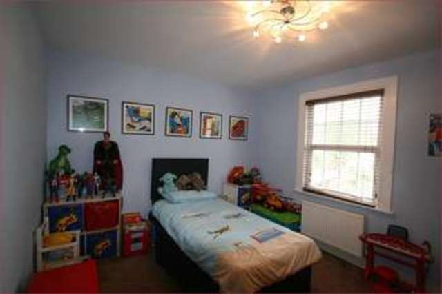  Image of 2 bedroom Cottage for sale in Union Street High Barnet Barnet EN5 at Union Street  High Barnet, EN5 4HZ