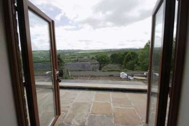  Image of 4 bedroom Detached house for sale in Upper Martin Green Greetland Halifax HX4 at Upper Martin Green  Halifax, HX4 8JH