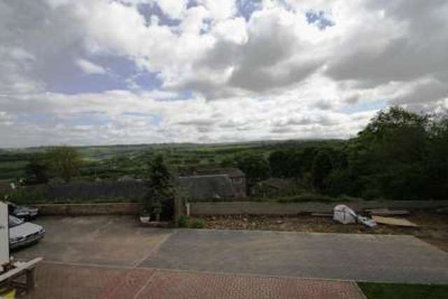  Image of 4 bedroom Detached house for sale in Upper Martin Green Greetland Halifax HX4 at Upper Martin Green  Halifax, HX4 8JH
