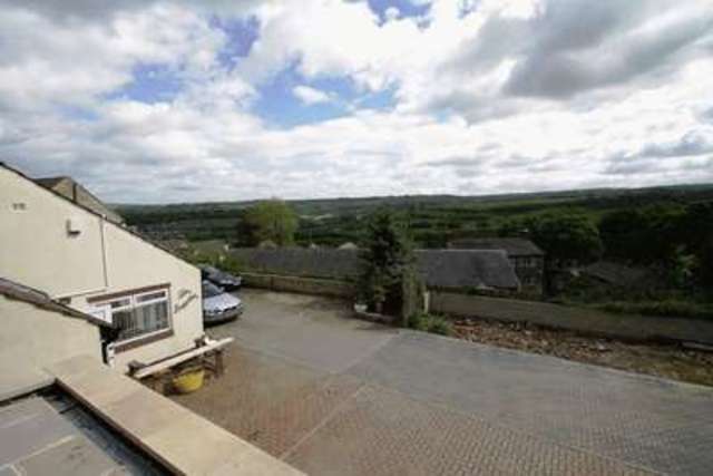  Image of 4 bedroom Detached house for sale in Upper Martin Green Greetland Halifax HX4 at Upper Martin Green  Halifax, HX4 8JH