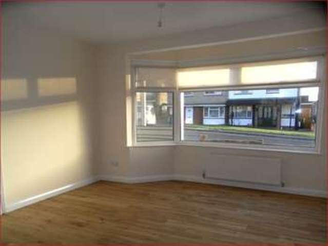  Image of 3 bedroom Semi-Detached house for sale in Valley View Barnet EN5 at Valley View  Barnet, EN5 2NY