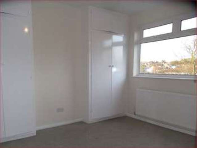 Image of 3 bedroom Semi-Detached house for sale in Valley View Barnet EN5 at Valley View  Barnet, EN5 2NY